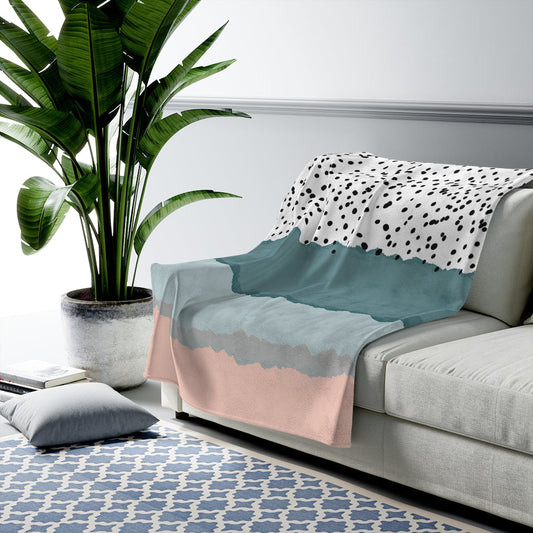 Plush Throw Blanket with Abstract Lines - Available in 3 Sizes