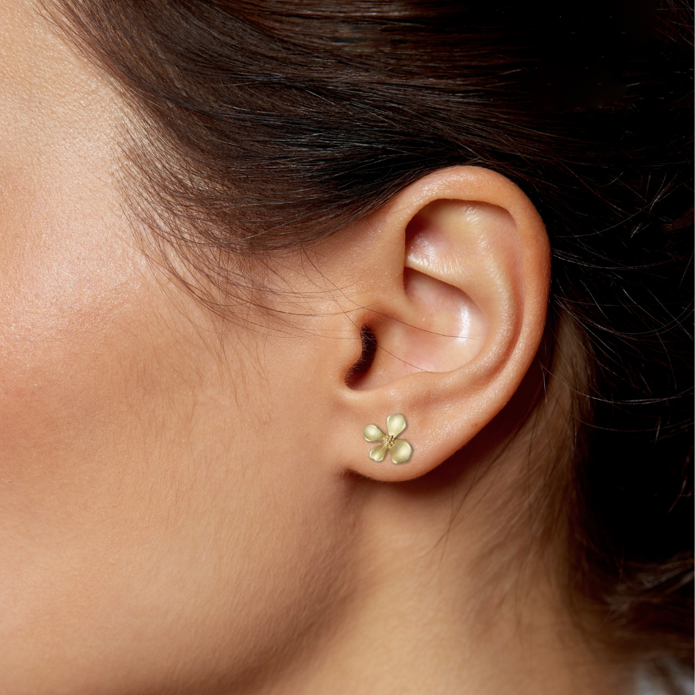Floral Stud Earrings for a Subtle and Elegant Look