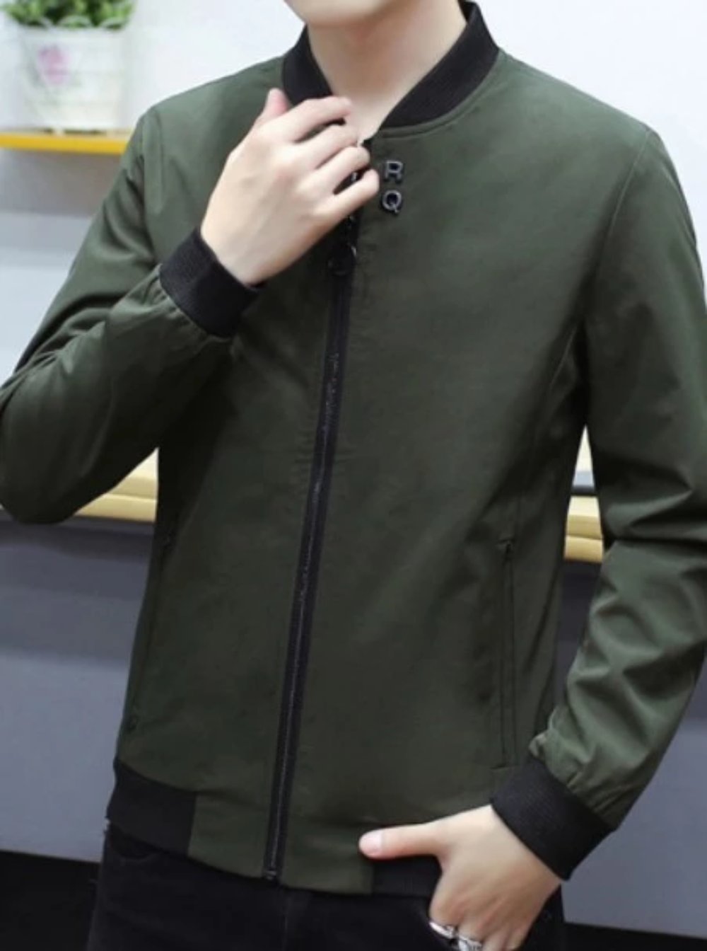 Round Neck Zipper Jacket for Men with Built-in Insulating Layer
