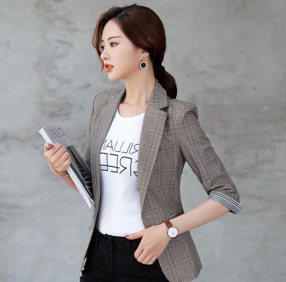 Slim Fit Blazer with Three-Quarter Sleeves for Women