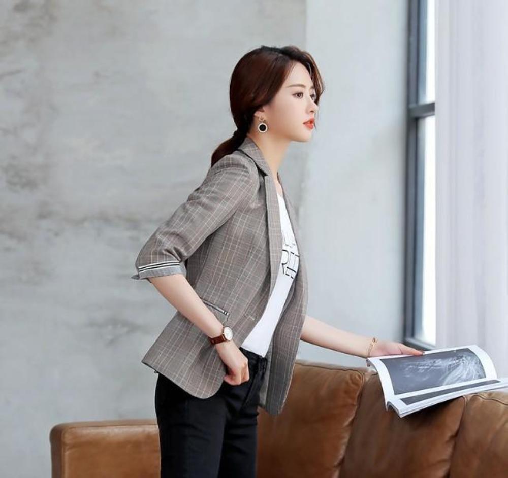 Slim Fit Blazer with Three-Quarter Sleeves for Women