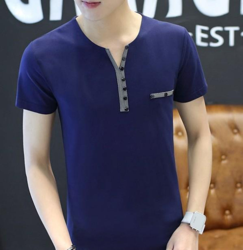 Slim Fit Men's T-Shirt with Button Embellishments for a Casual Look