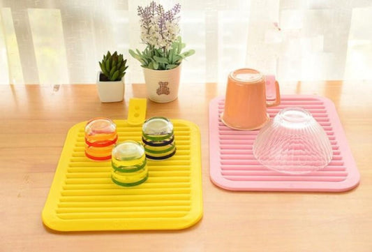 Vibrant Heat Resistant Kitchen and Table Mats Set of 4