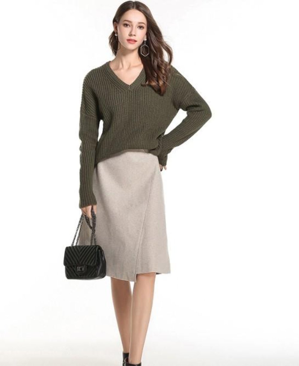Casual Sweater for Women with a V Neck Design