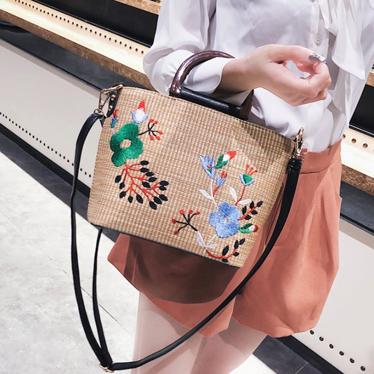 Straw Crossbody Bag with Beautiful Embroidery