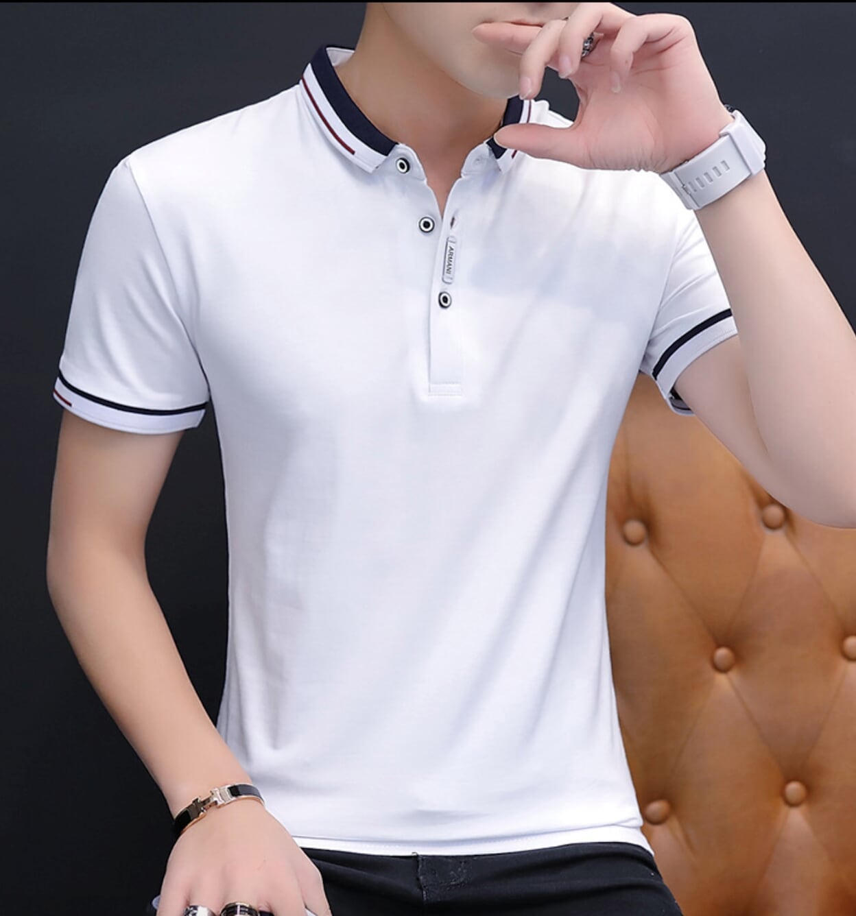 Short-Sleeved Polo Shirt for Men with Distinctive Collar Embellishments