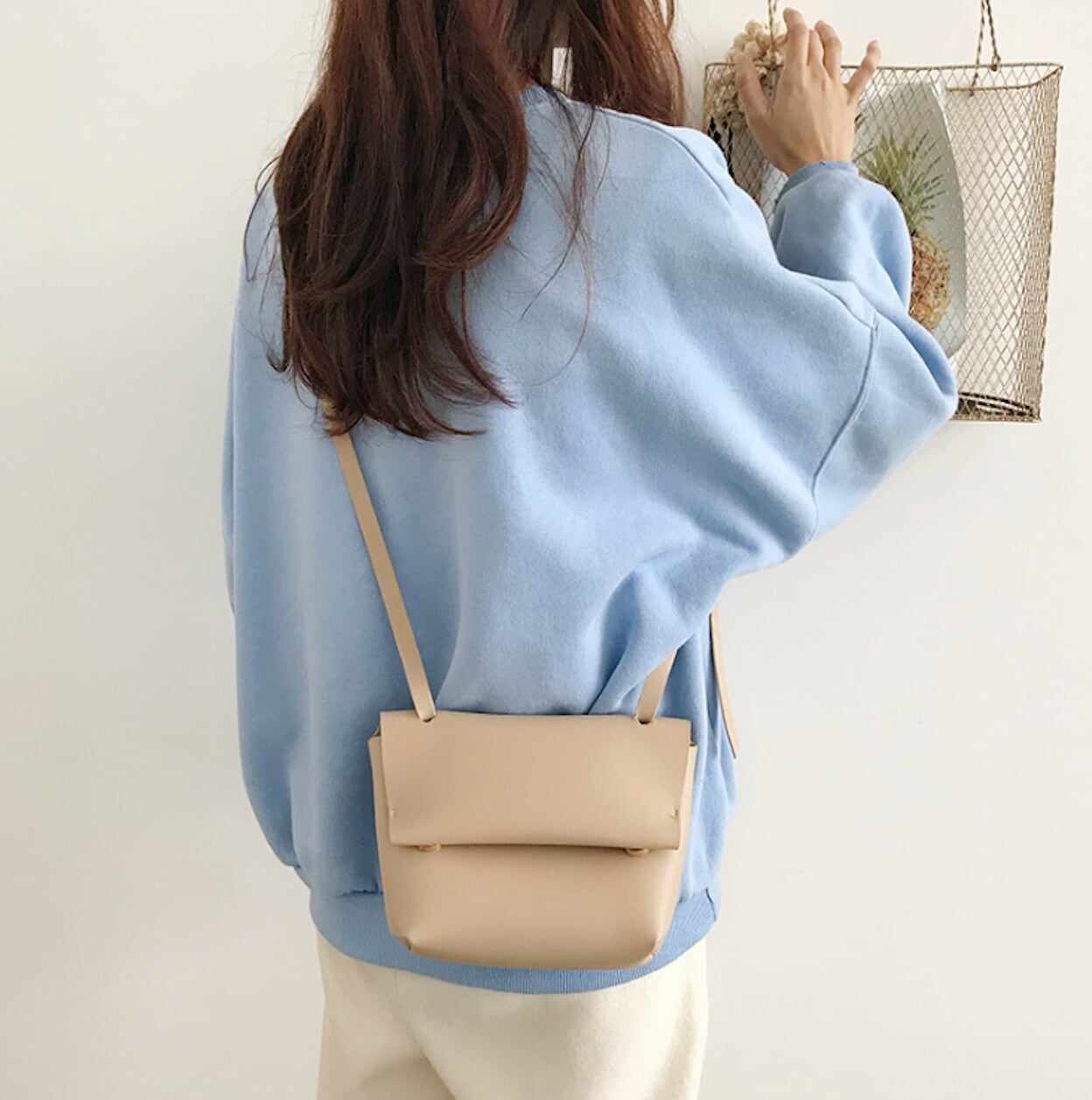 Small Vegan Leather Shoulder Bag for Women - A Stylish Choice for Casual Outings