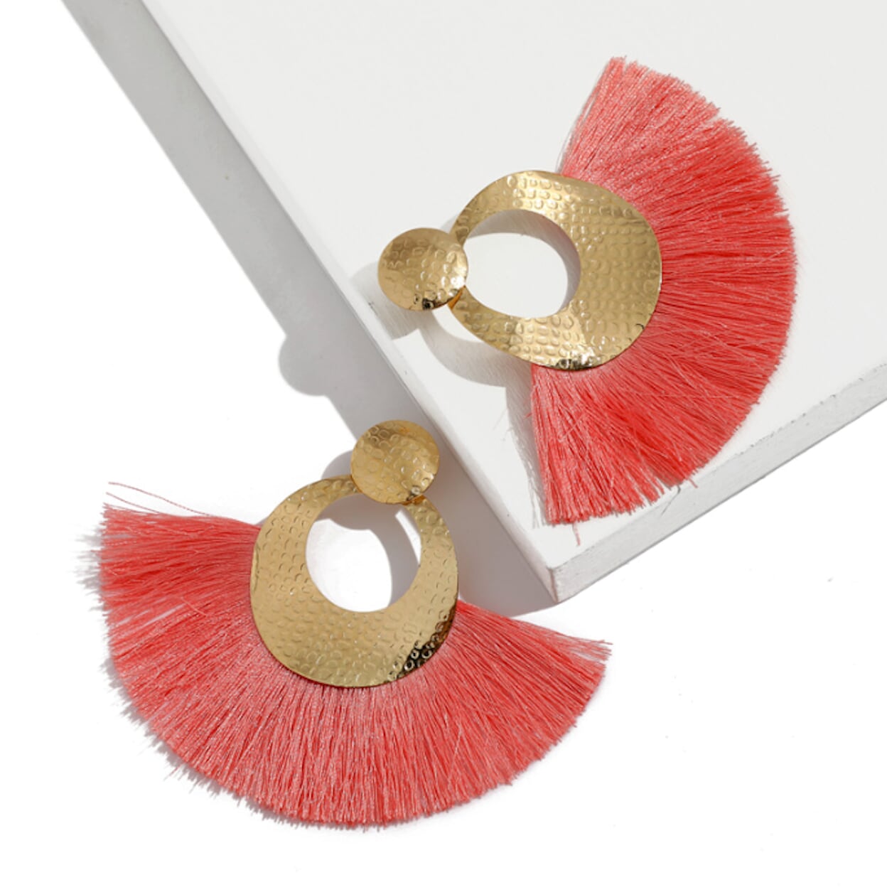 Fan-Shaped Tassel Earrings in a Stunning Gold