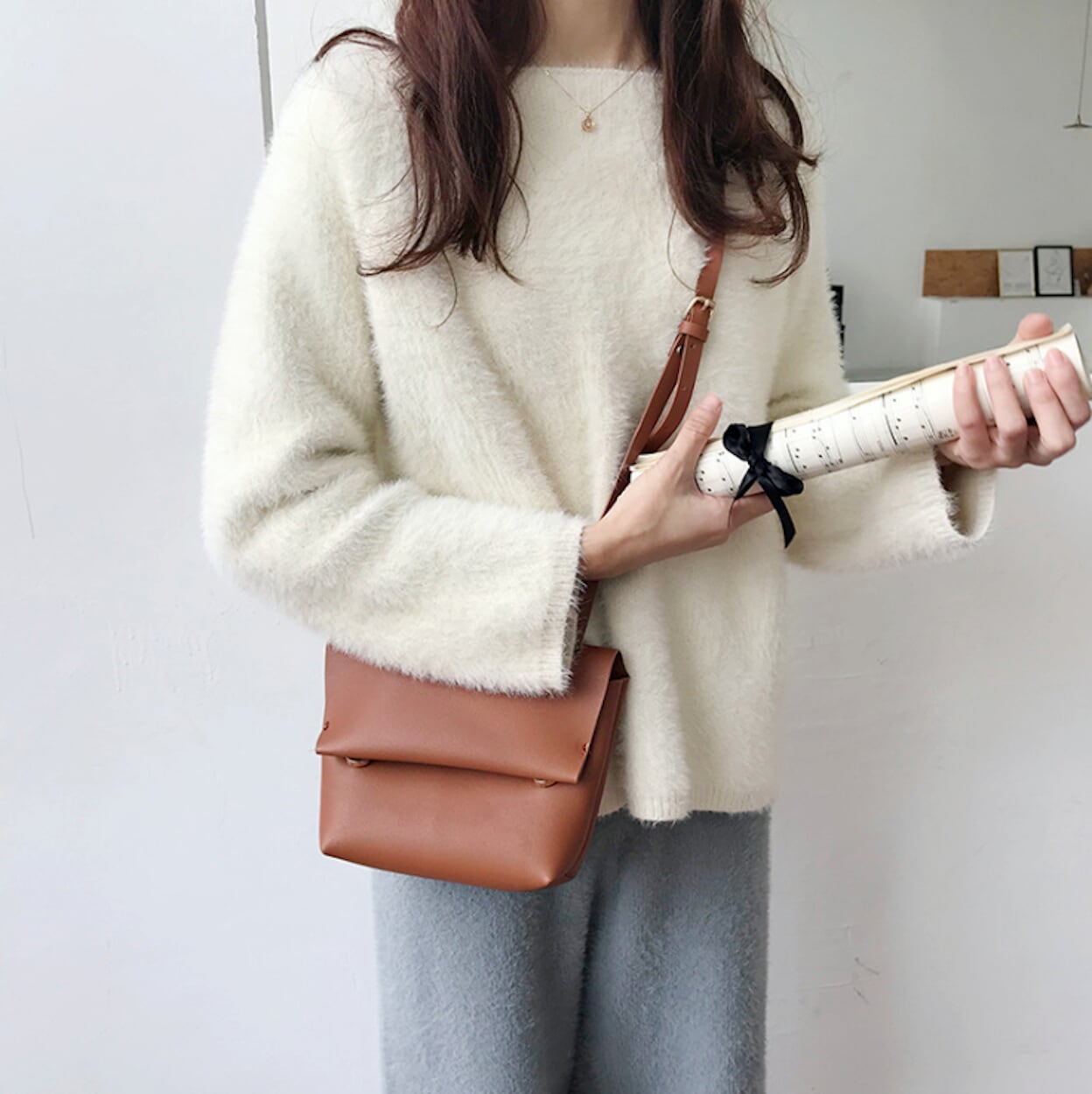 Small Vegan Leather Shoulder Bag for Women - A Stylish Choice for Casual Outings