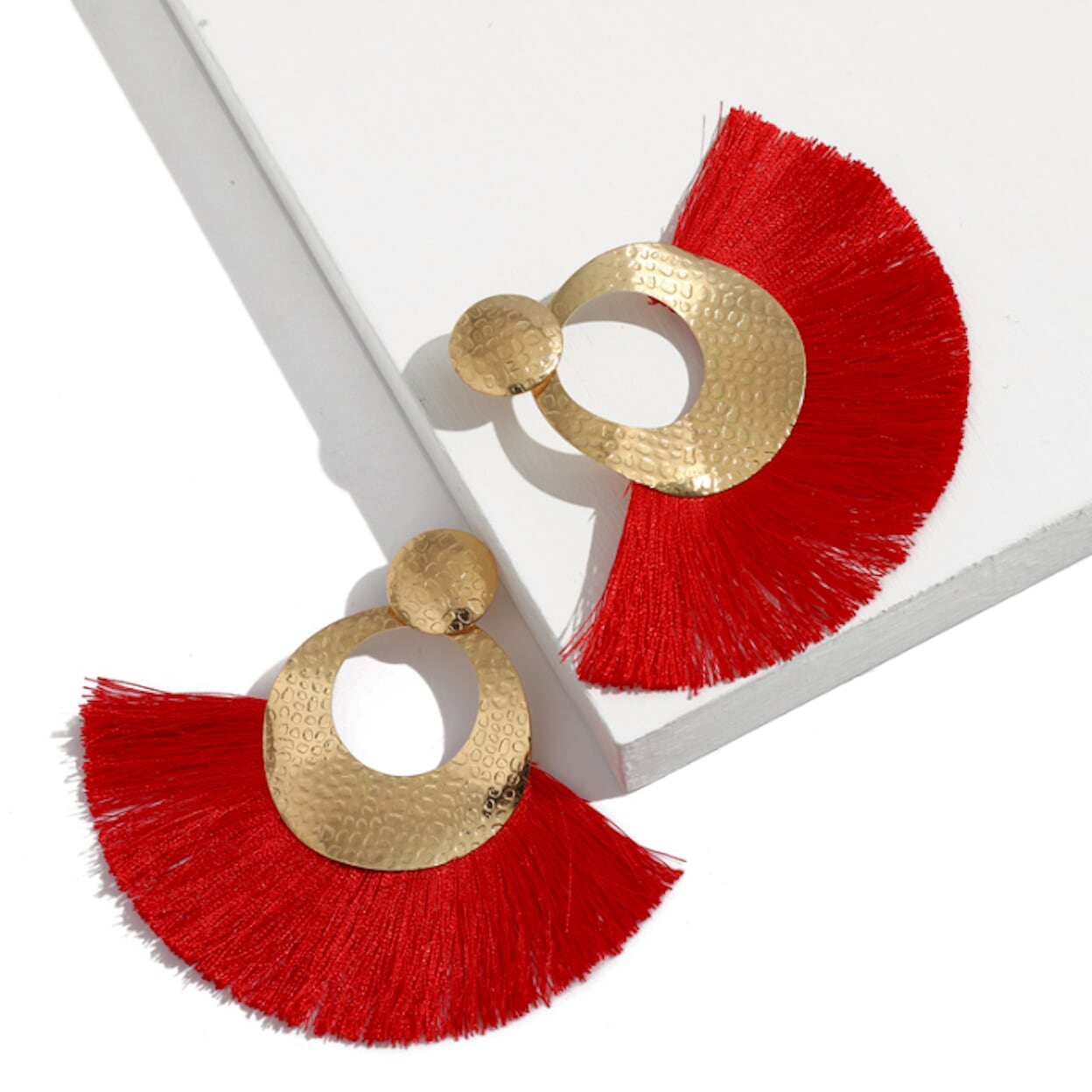 Fan-Shaped Tassel Earrings in a Stunning Gold