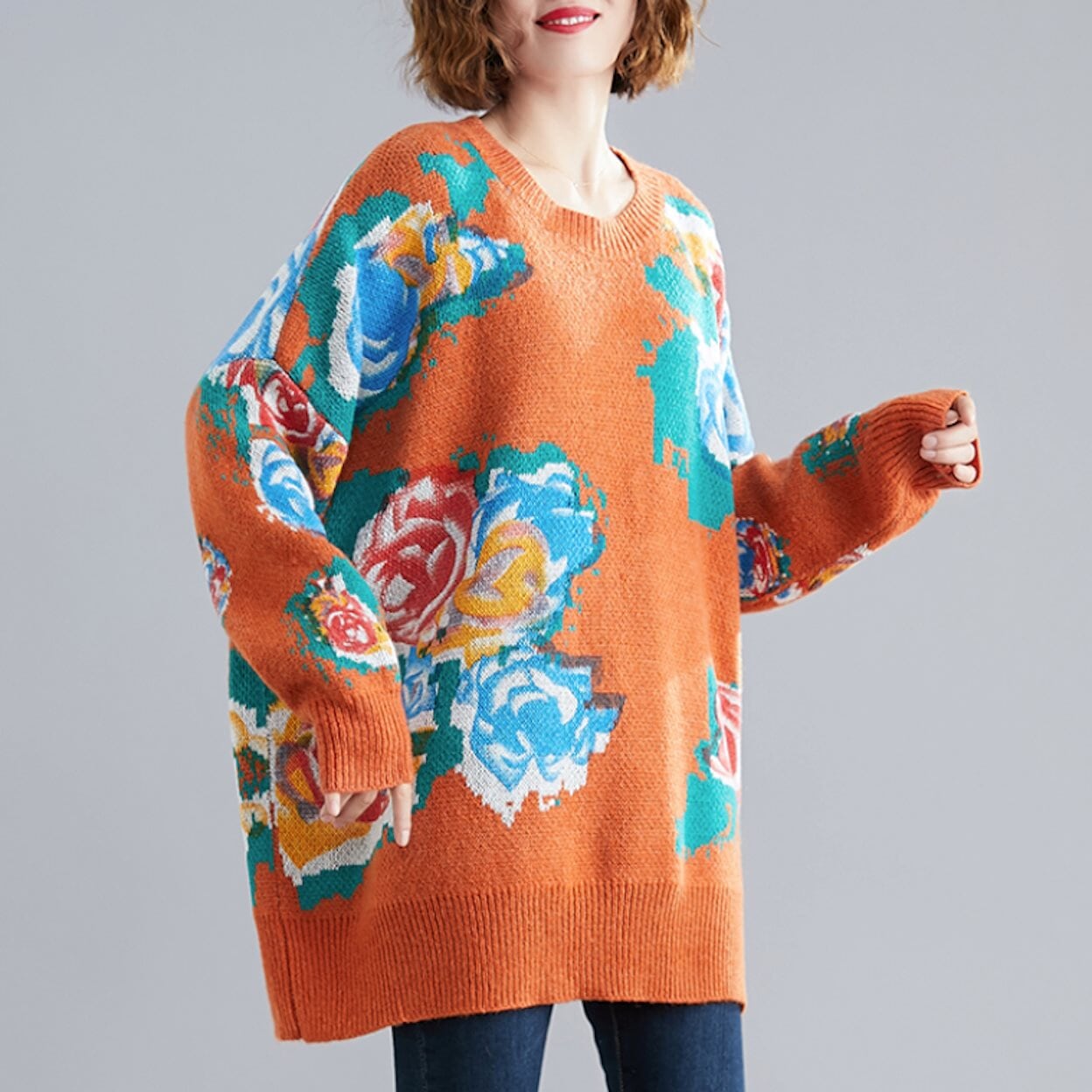 Floral Print Round Neck Women's Sweater: Maintaining Core Meaning with a Distinctive Twist