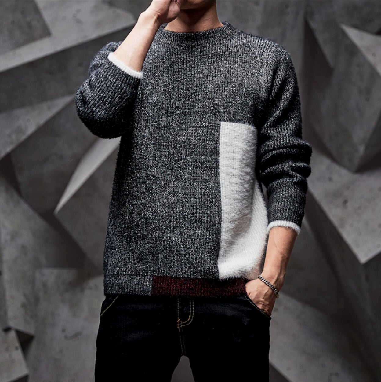 Color-Blocked Round Neck Men's Sweater