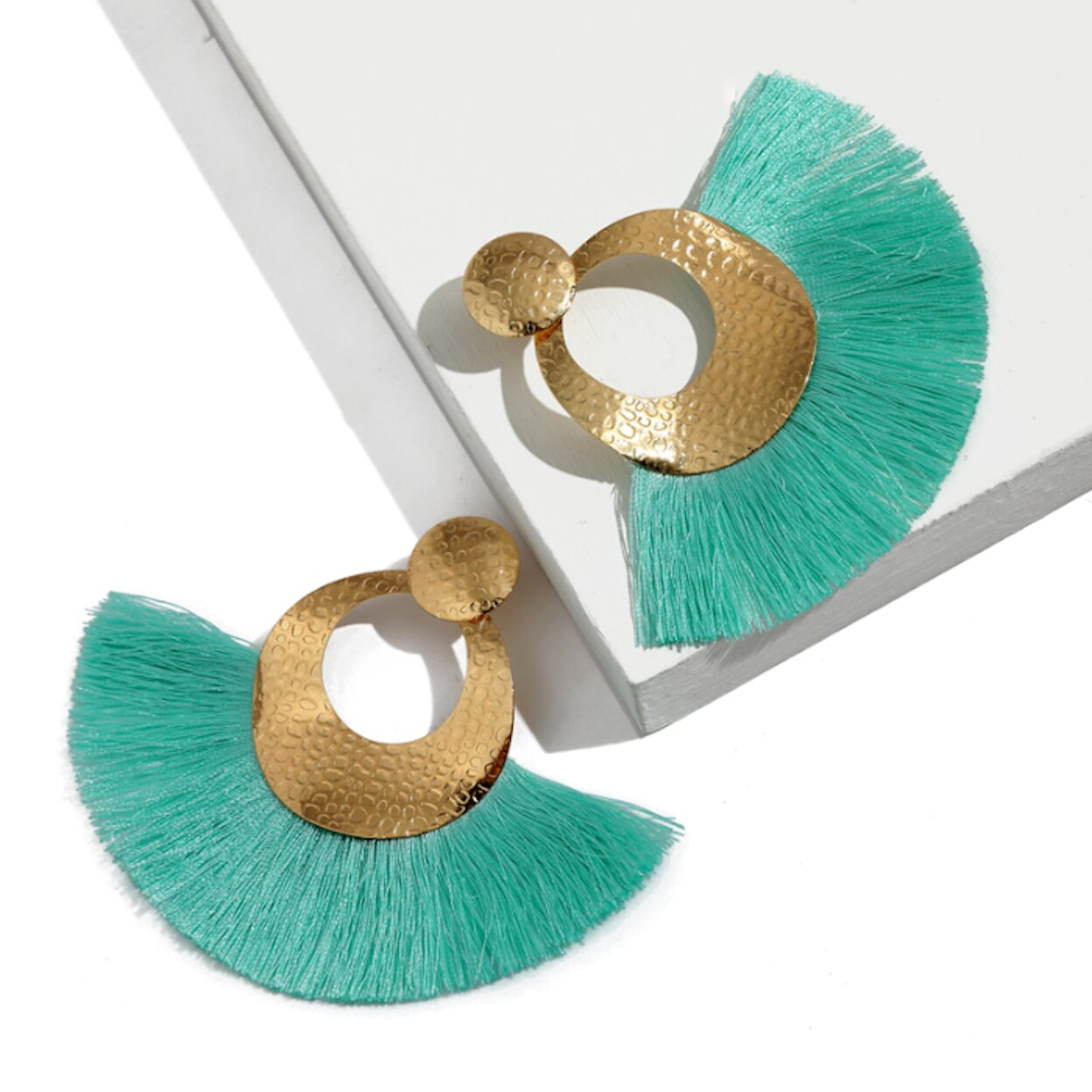 Fan-Shaped Tassel Earrings in a Stunning Gold