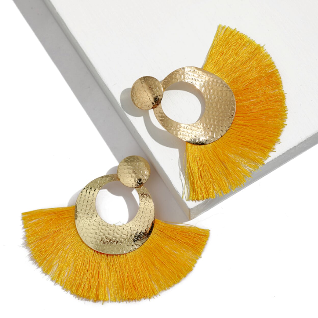 Fan-Shaped Tassel Earrings in a Stunning Gold